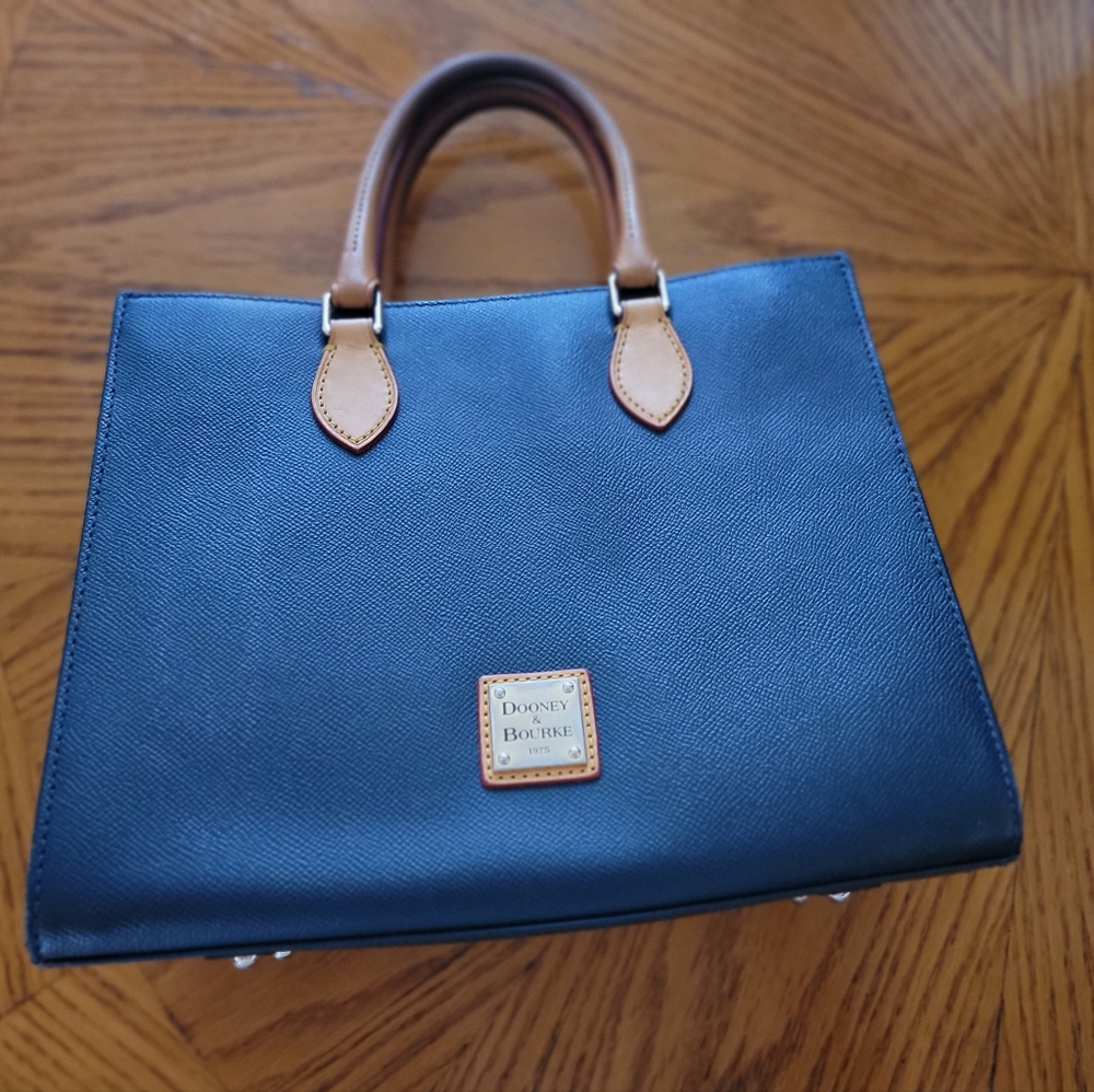 Dooney and Bourke, Navy blue, 9 1/2 inches x 11 inches x 4 inches
